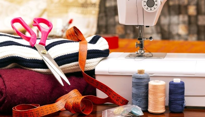 An Essential Learning-To-Sew Guide for Beginners – Express Knit Inc.